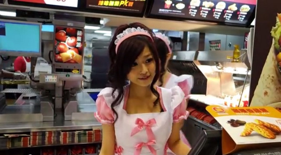 動画あり 台湾マクドナルドで女子店員がピンクのメイド服で接客しているぞ めっちゃ可愛いぞ 急げ 13年12月25日 エキサイトニュース