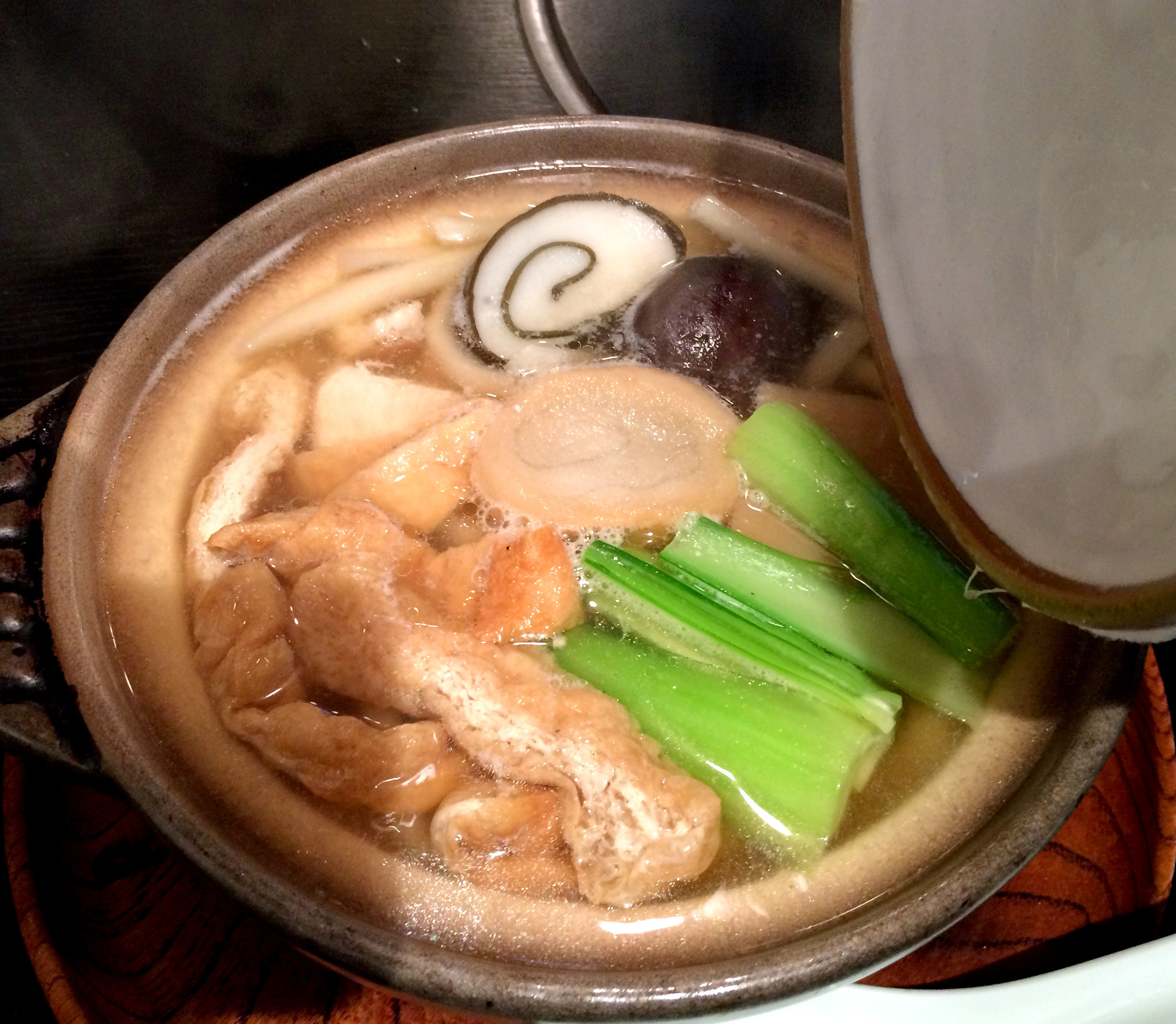 寒い日にこそウマい アツアツの鍋焼きうどんを食って身体の芯から温まろう 東京 西新宿 中陣 15年11月2日 エキサイトニュース