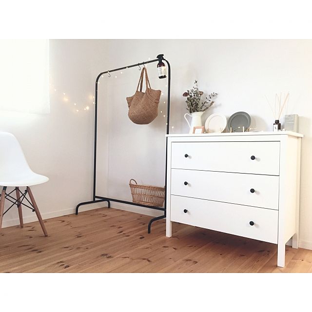 置くだけで そこがワードローブ Ikeaの洋服ラックmulig ローリエプレス