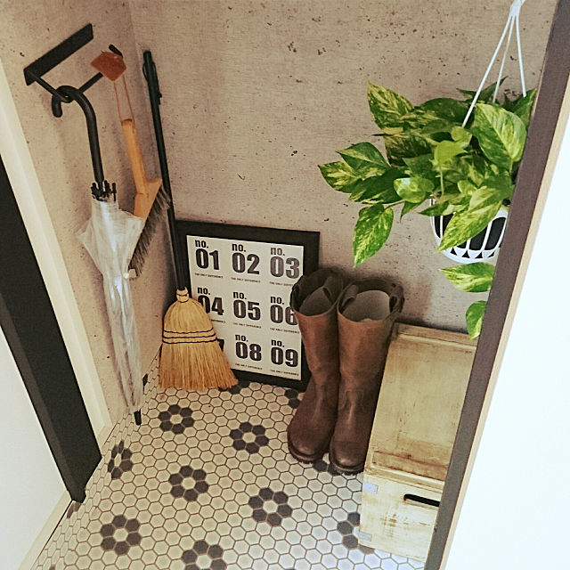 お部屋をイメチェン レトロなタイル柄クッションフロア ローリエプレス