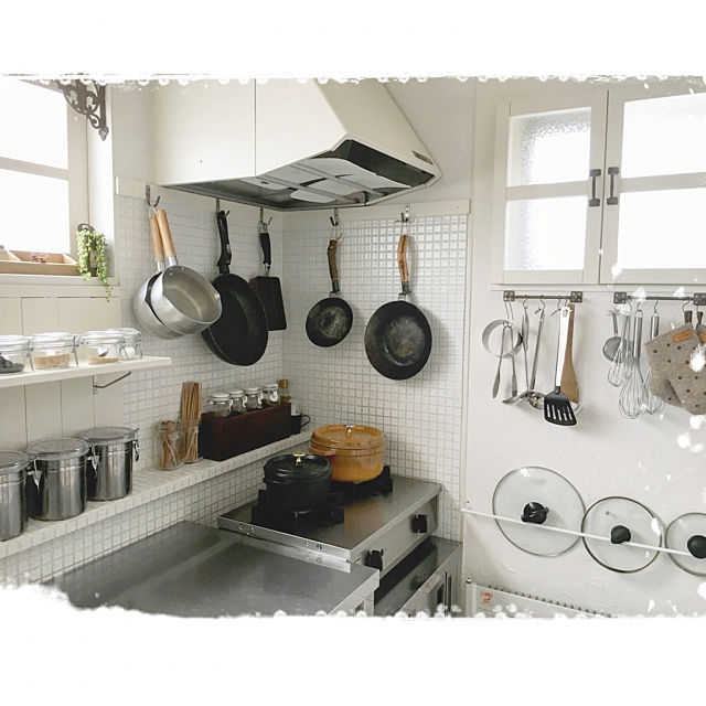 これですっきりできる フライパンや鍋のフタ収納アイデア ローリエプレス