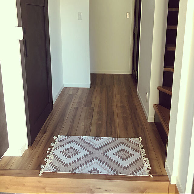 これがプチプラ しまむらのラグ マットで気軽に模様替え ローリエプレス