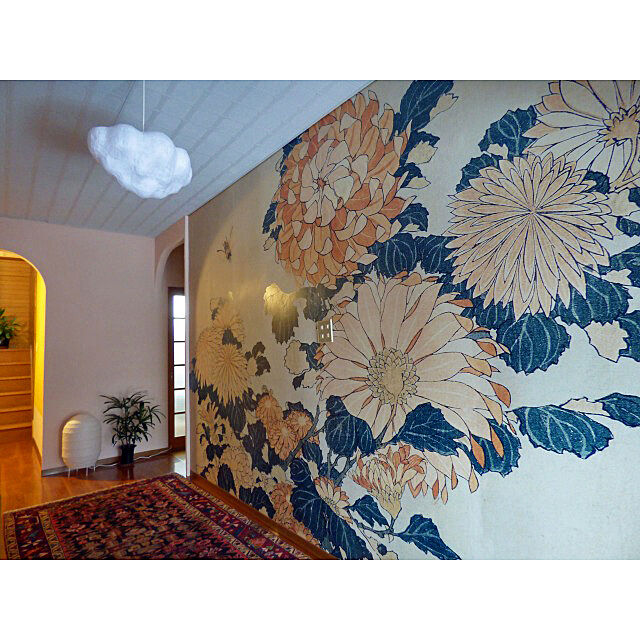 我が家の顔のイメージは 壁紙を使って理想の玄関を手に入れる ローリエプレス