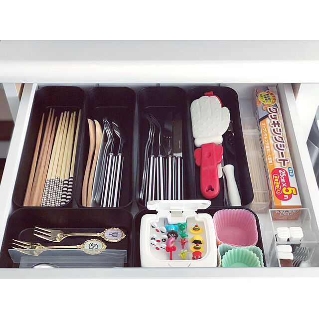 インテリアをスッキリ整える セリアの白い収納アイテム ローリエプレス