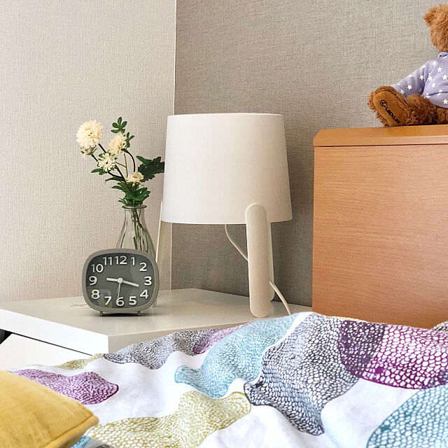 手軽に快適をゲットする 100均グッズでベッドまわりをコーディネート ローリエプレス