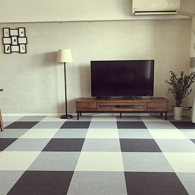 組み合わせやサイズもアレンジ自在 敷いて楽しいタイルカーペット ローリエプレス