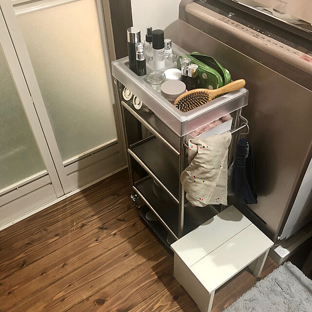 洗面台まわりが整い 使い心地も文句なし ヘアブラシの収納アイデア ローリエプレス