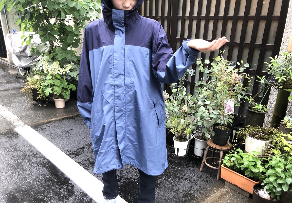 ワークマンの 高撥水レインコート が梅雨時期の救世主に 2 900円で買えて この細部のこだわりは凄い 21年5月23日 エキサイトニュース