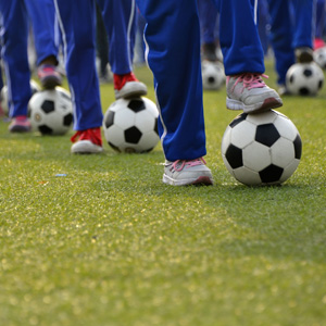 大敗に悔し泣きするキャプテンを見て失笑するチームメイト・・・これが日本や韓国サッカーとの決定的な差だ！＝中国メディア