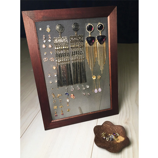アクセ収納 簡単diy 100均グッズでアクセサリーの高見え収納完成 ローリエプレス