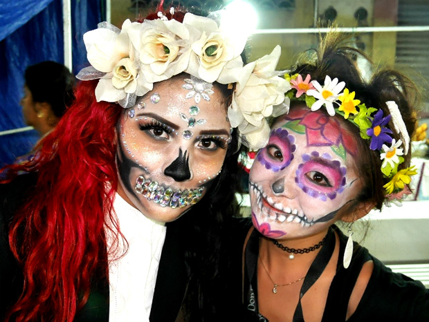 旅人マリーシャの世界一周紀行 第１２４回 ガイコツだらけ メキシコ 死者の日 の歴史が変わった瞬間に乾杯 16年11月10日 エキサイトニュース 4 4