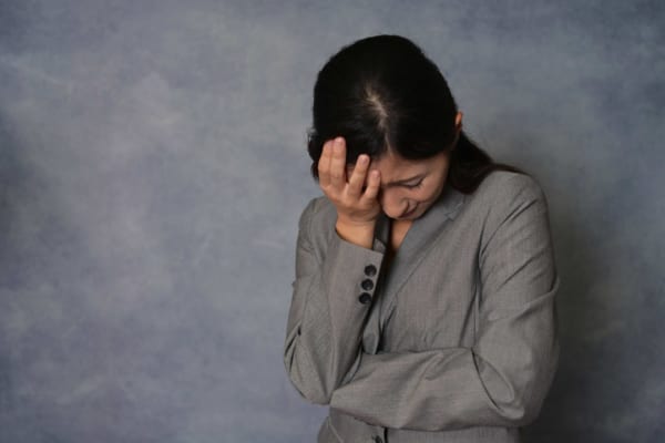 仕事中に泣くなんて非常識 仕事の失敗で涙した女性に賛否両論の声 18年3月16日 エキサイトニュース