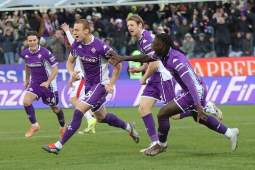 フィオレンティーナが先制も…ミラン、土壇場にエンクンクの得点で