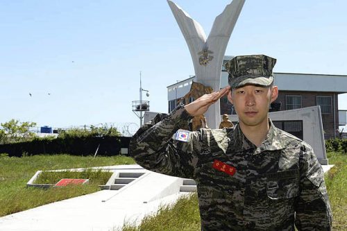 ソン フンミン 韓国で兵役の軍事訓練終了 成績トップクラスで優秀賞も受賞 年5月9日 エキサイトニュース