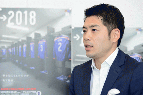 日本代表の新体制2試合目を実況 日テレ中野謙吾アナウンサー 視聴者のハテナを解消したい 15年3月31日 エキサイトニュース