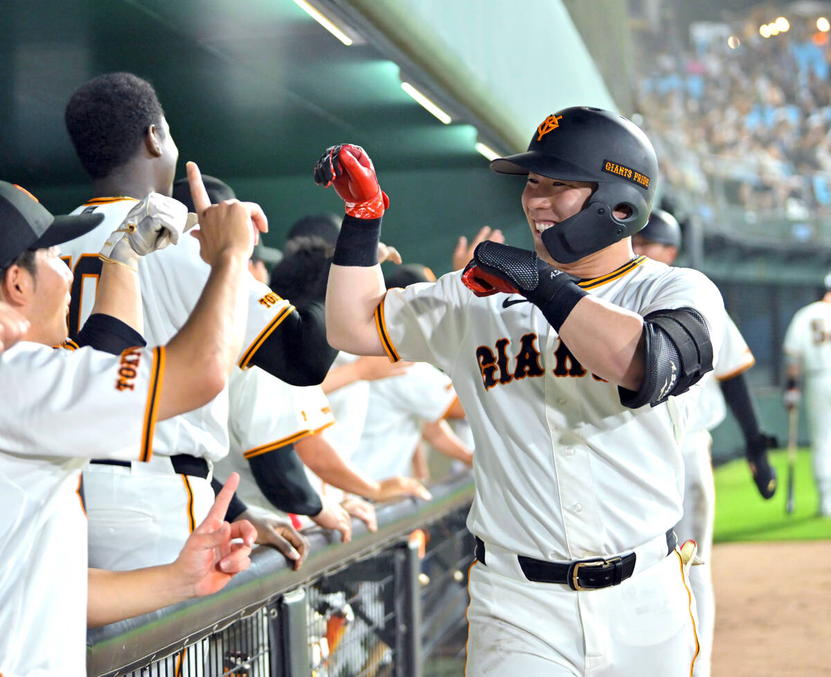 巨人】浅野翔吾 技あり5号2ラン 最後は片手で左中間席へ 4年目迎え