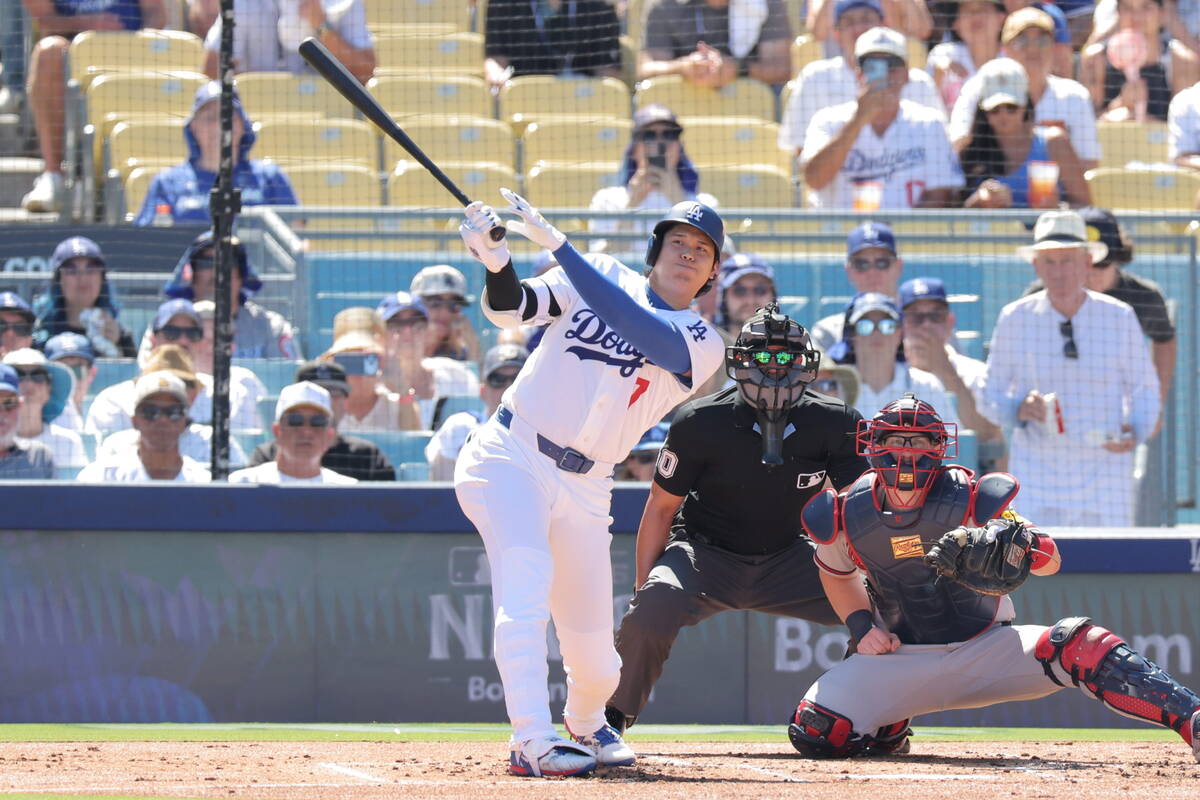 2番DH」大谷翔平、PS初戦1打席目にいきなり右前安打でチーム初