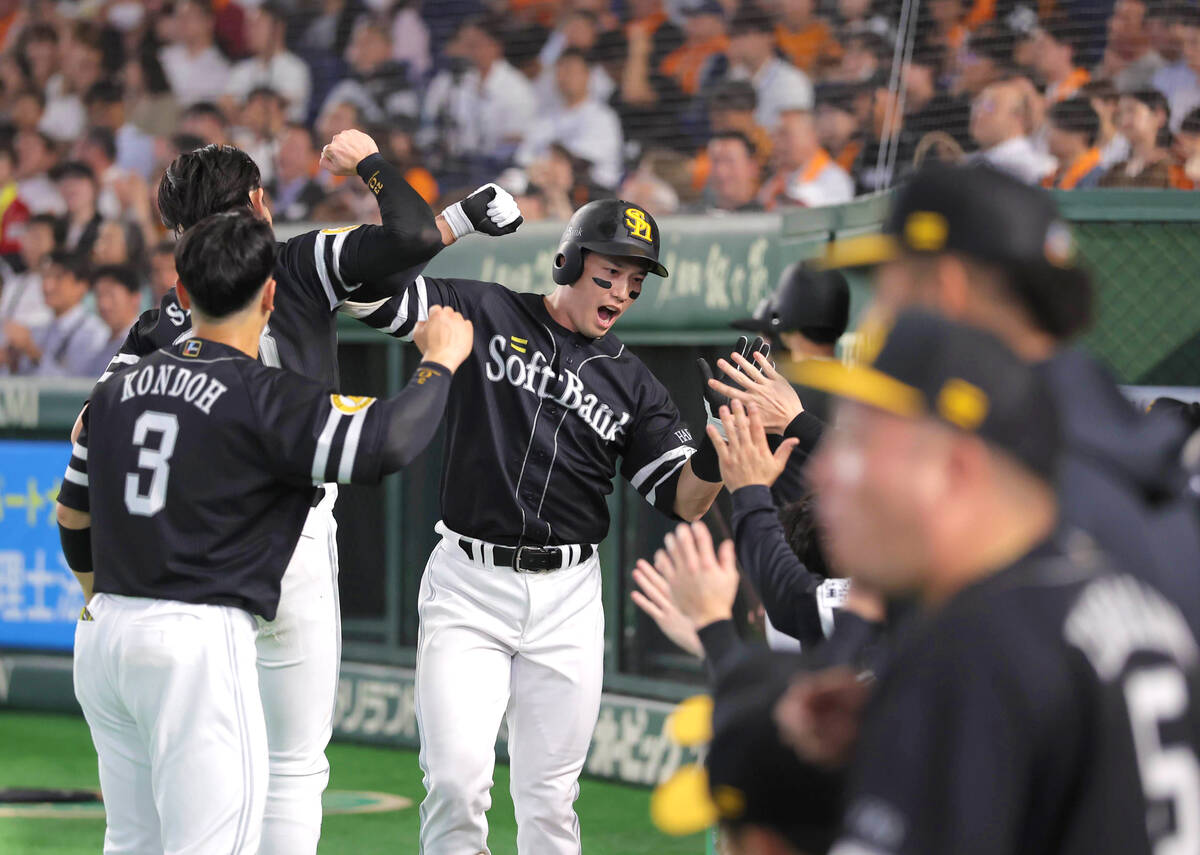 ソフトバンク】栗原陵矢、1試合2発で月間10本 王球団会長も絶賛