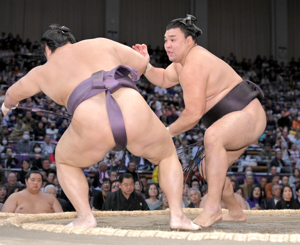 霧島が５勝目 元横綱・鶴竜の音羽山親方の「自分の相撲を取りなさい」という助言で５連敗発進から復調 (2024年11月20日) - エキサイトニュース