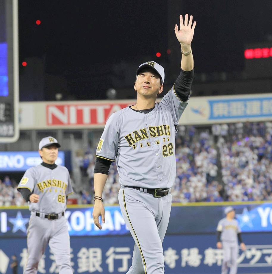 阪神】藤川球児監督、ファンの前で初めて優勝報告果たす あいさつの際