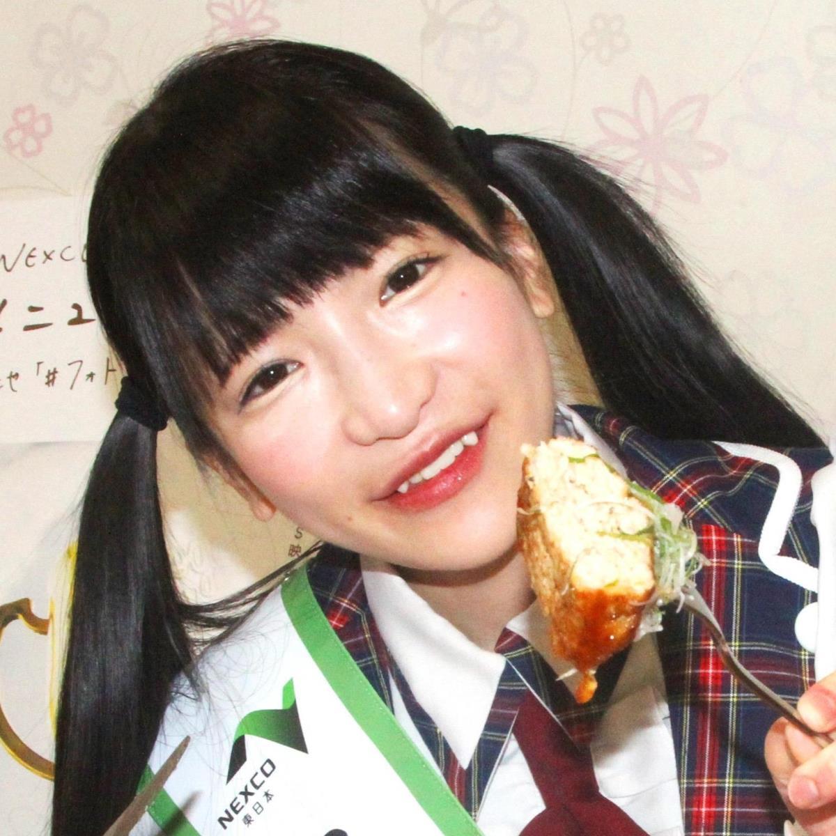 大食いアイドル もえのあずき セーラー服姿で華奢な太もも披露 美脚すぎる 年10月4日 エキサイトニュース