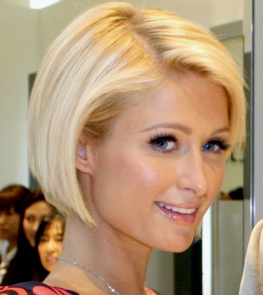 ４０歳で結婚のパリス ヒルトン 超セレブな新婚旅行で夫と海を泳ぐ優雅な姿を公開 21年11月25日 エキサイトニュース