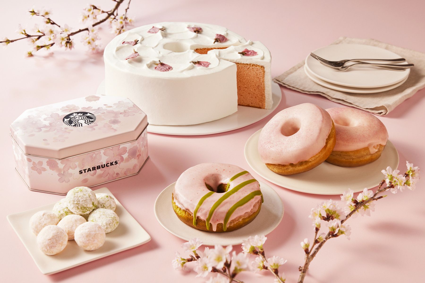 スタバの桜スイーツ2023 甘じょっぱい「さくらと抹茶のドーナツ」や桜デザイン缶入り「2種のボールクッキー」発売、さくらドーナツ・さくら シフォンケーキ再登場も/スターバックス (2023年2月8日) - エキサイトニュース