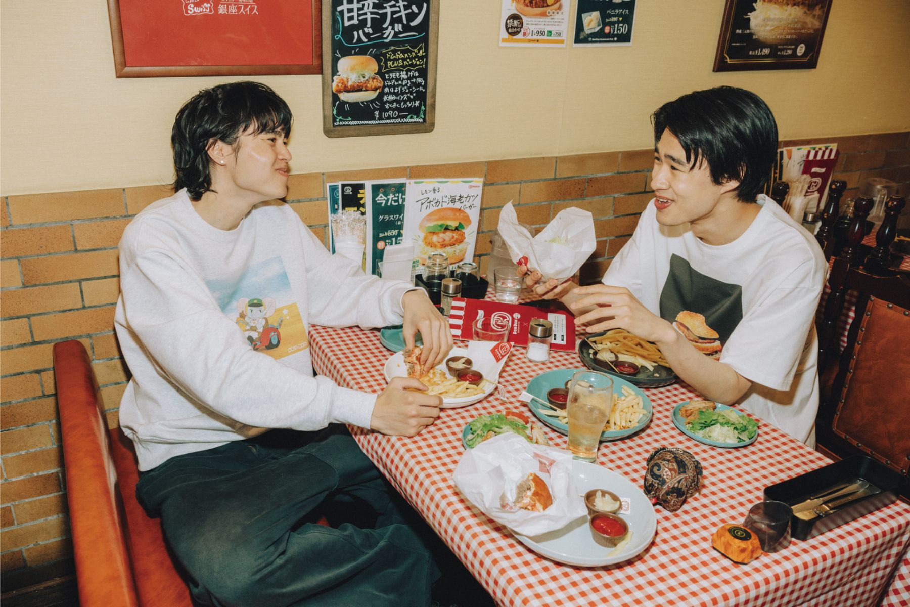 ドムドムハンバーガー×WEWILL、Tシャツや“どむぞうくん”ぬいぐるみチェーン発売、80年代メニュー「ジャンボバーガー」などをデザイン  (2023年5月20日) - エキサイトニュース