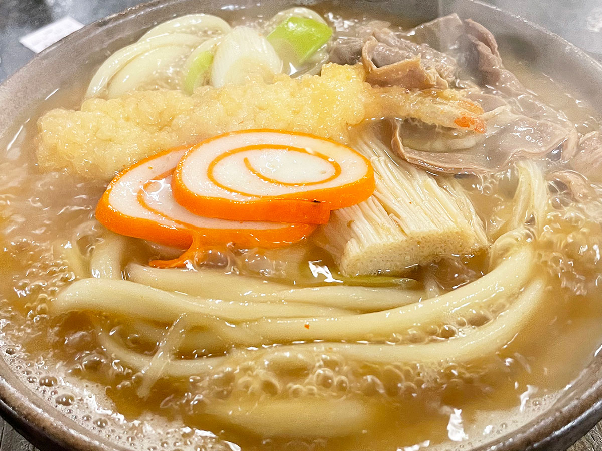 富山のタクシー運転手に聞いた『糸庄 本店』の「もつ煮込みうどん」を
