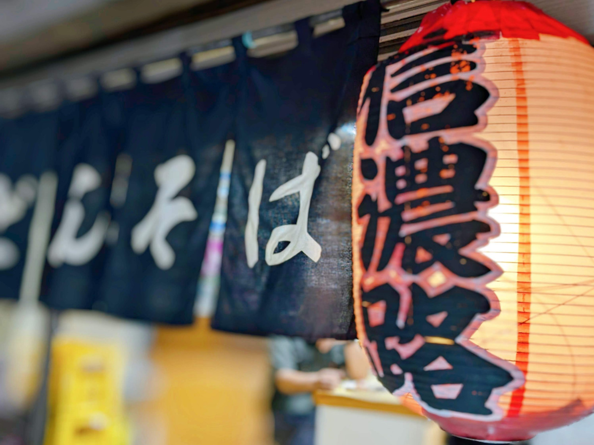 ドキュメント72時間で話題！鶯谷『信濃路』で過ごす夜の楽しみ方 (2024