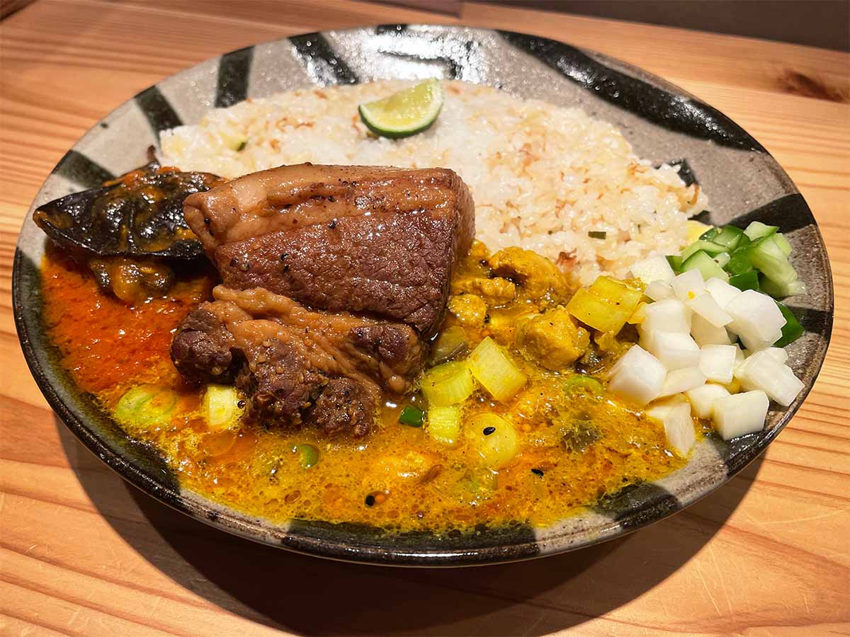 鳥取で予約必須の超個性派カレー店『カジカリー』の絶品カレーを食べに行ってきた！ (2022年1月9日) - エキサイトニュース