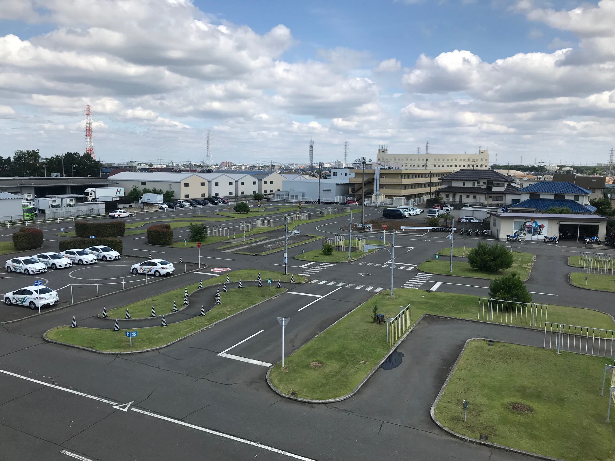 自動車教習所がドローンスクールに 19年6月13日 エキサイトニュース 4 4