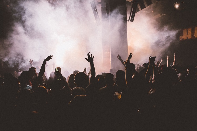 渋谷のクラブが再熱中 イケメンに出会いたければココに行け ローリエプレス