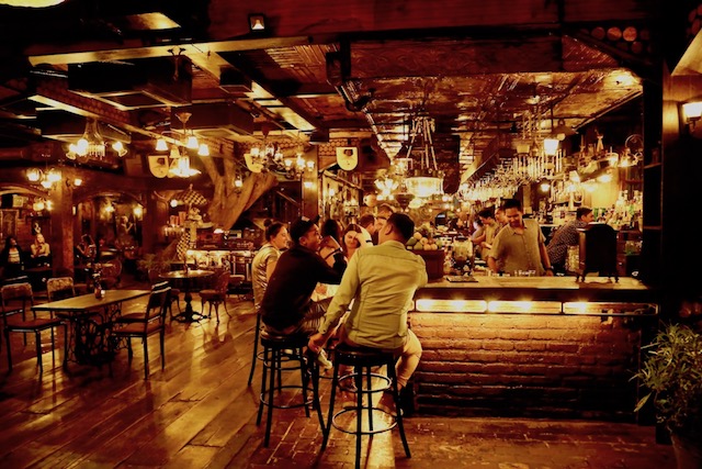 バリ島在住者がおすすめする スミニャックのおしゃれナイトスポット３選 17年11月11日 エキサイトニュース