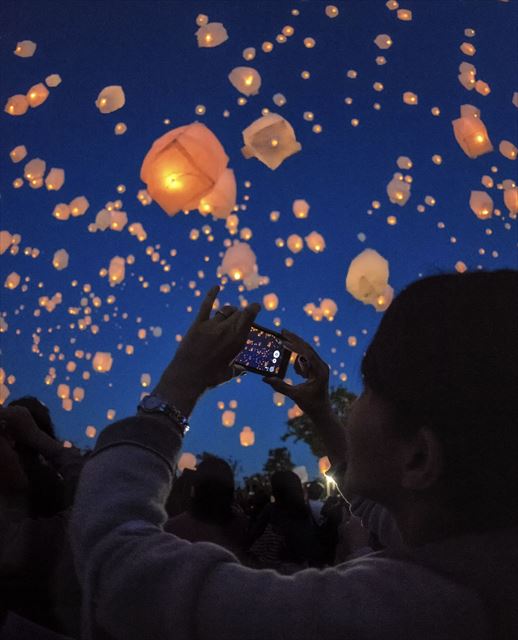 七夕の日、幻想的なランタンの光に包まれよう「大阪七夕スカイランタン祭り」 (2018年6月23日) - エキサイトニュース