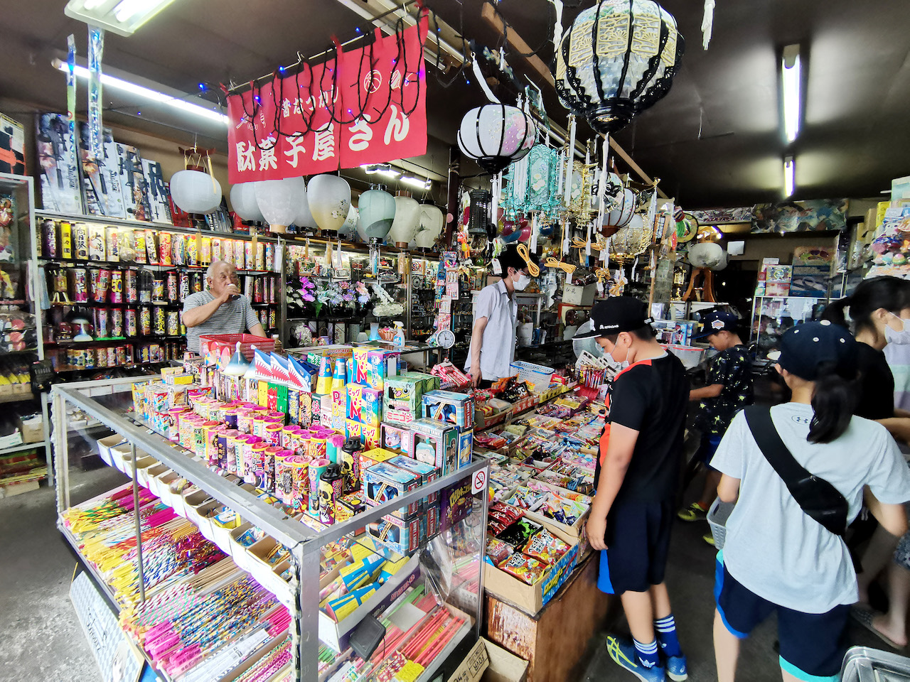宮永篤史の駄菓子屋探訪１６ 北海道上川郡当麻町 橋田玩具店 創業１２１年 お宝おもちゃがいっぱいの店 21年10月16日 エキサイトニュース