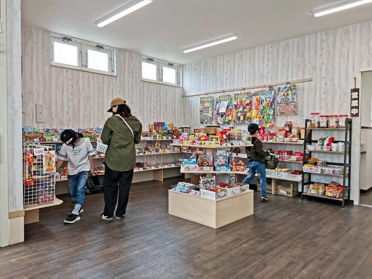 いながきの駄菓子屋探訪68火災で失われた店を再建した「駄菓子屋まも