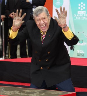 ジェリー ルイス死去 彼は先駆者だった ロバート デ ニーロら弔意 17年8月21日 エキサイトニュース ジェリー ルイス死去 彼は先駆者だった ロバート デ ニーロら弔意 17年8月21日 エキサイトニュース