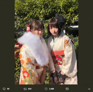 元AKB48相笠萌＆大島涼花“節目の記念写真”成人式で「コンプリート