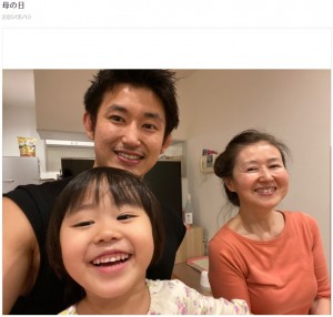 才賀紀左衛門 子供に出会えたのは元奥さんのおかげ 母の日 にあびる優へ感謝の言葉 年5月11日 エキサイトニュース