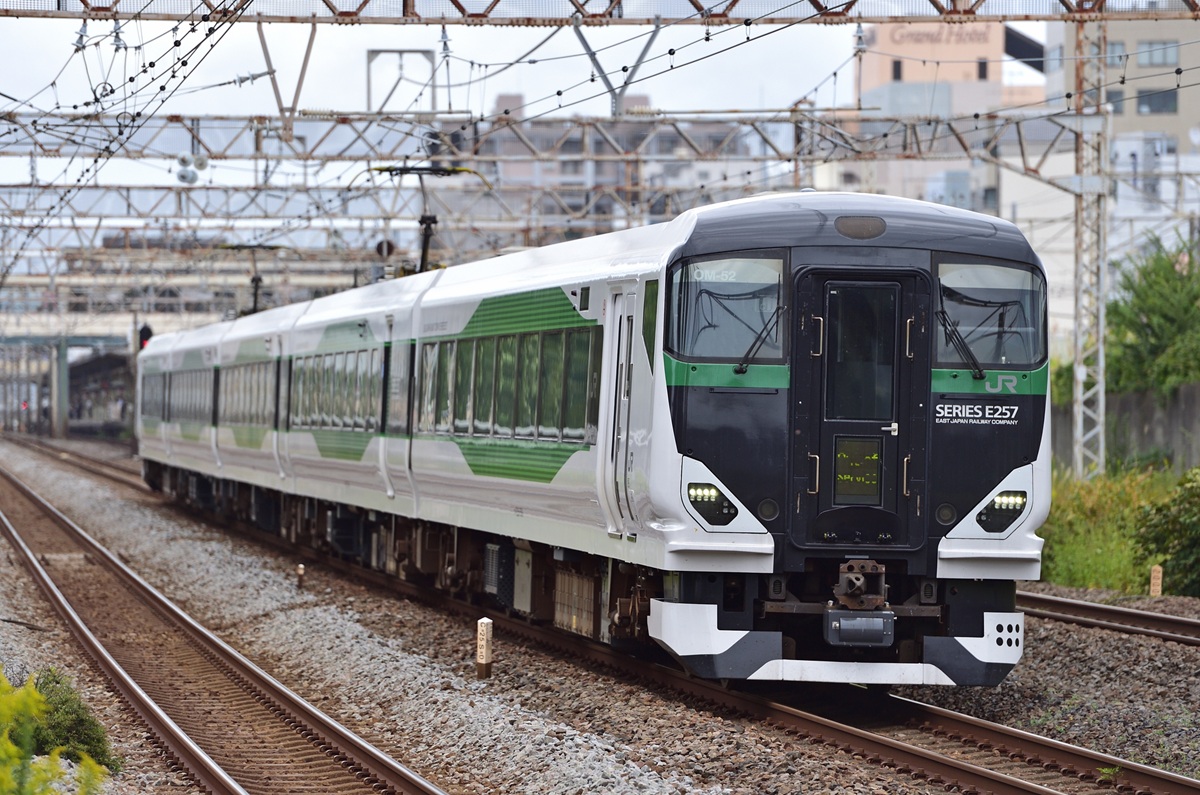 日本一のモグラ駅」でおなじみの土合駅に停車！ 夏の臨時特急「谷川岳