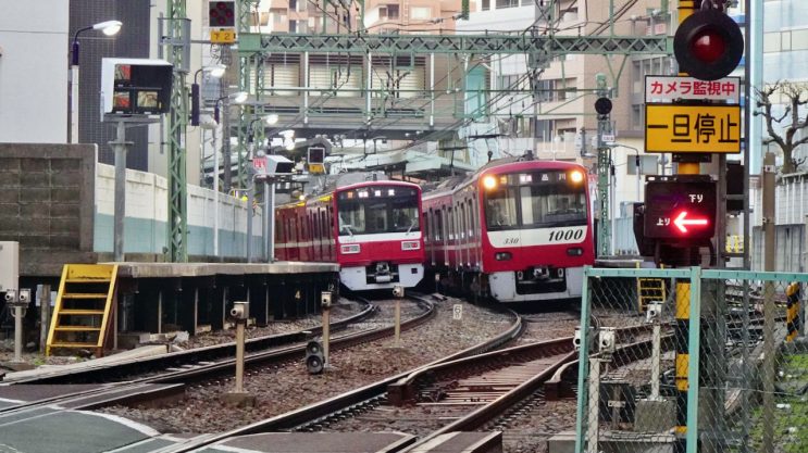 走り始めたらいきなり超急カーブっす 駅ぶら03 京浜急行03 年4月3日 エキサイトニュース