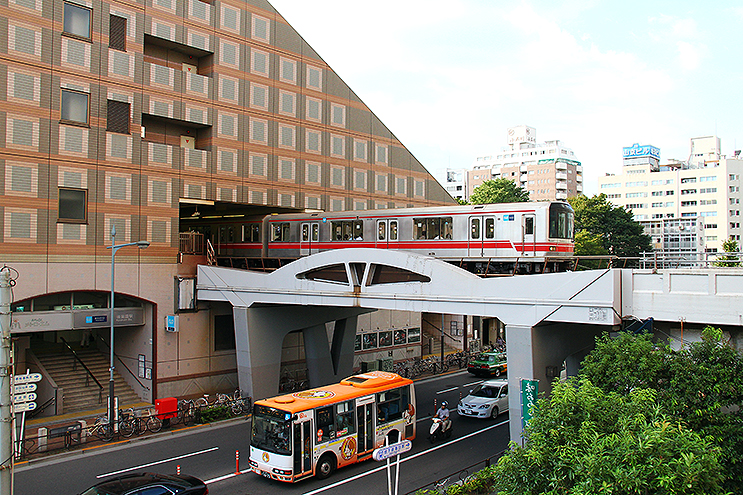 地上を行く地下鉄の後楽園駅 東京ドーム北側の8層 21年2月25日 エキサイトニュース