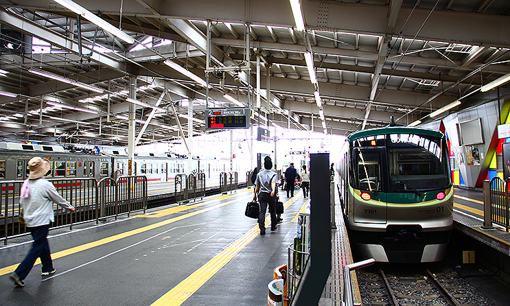 クイズ 赤帯と緑の電車 新幹線と交差する地点でとまる駅は 19年5月2日 エキサイトニュース