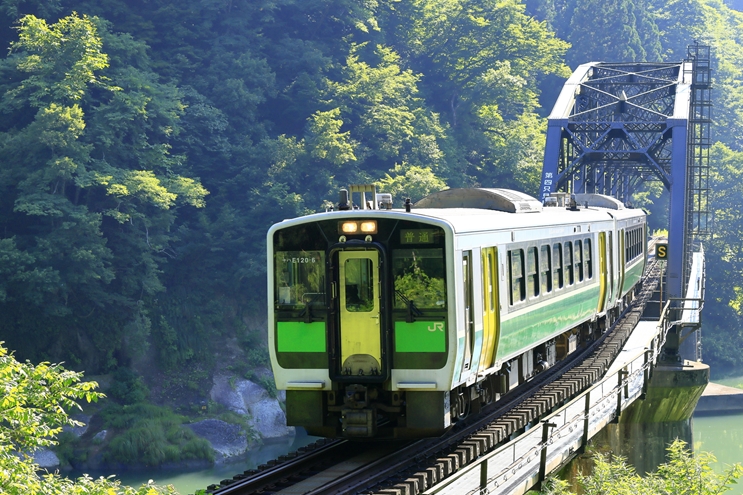 祝・11年ぶりに全線運転再開へ 福島県会津と新潟県魚沼結ぶJR只見線