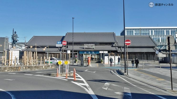 壮麗な二代目駅舎と伊能忠敬像の佐原駅【木造駅舎カタログ】成田線05