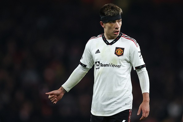 塹壕に入る時は一緒にいてほしい」ほどの頼もしさ マンUの闘将L