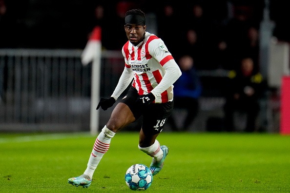 チェルシーが今度は右ウイングを補強 20歳FWマドゥエケの移籍でPSVと