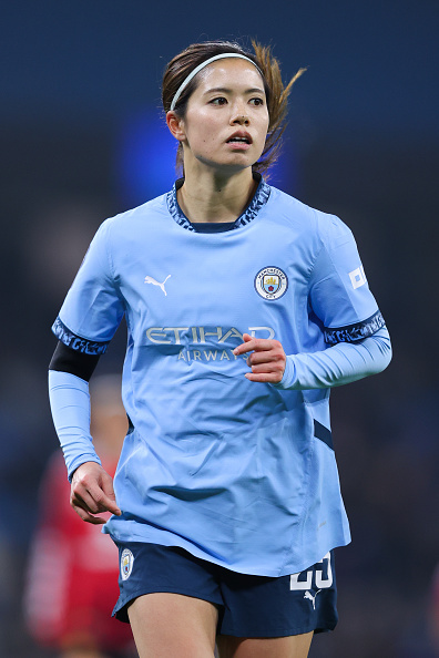 記念ユニに笑顔 シティが長谷川唯の通算100試合出場を祝福 次節は長野