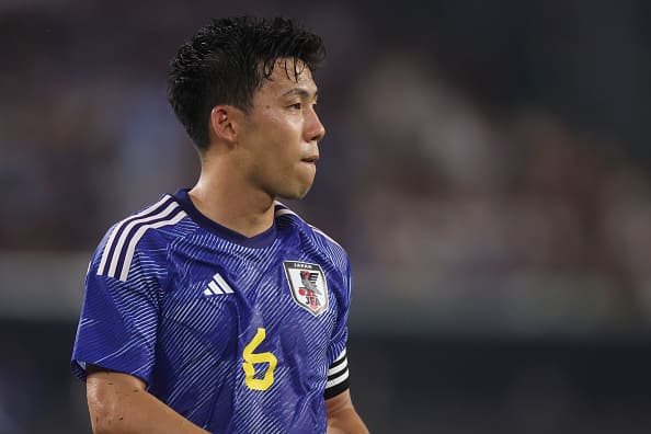 遠藤航 日本代表 ドイツ戦 マッチデー入り オーセンティック 正規品 新品 L ドイツ戦で存在感を見せた日本代表MF遠藤航 リヴァプールファンは期待
